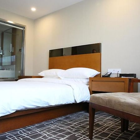 Days Inn Frontier Wuxi อู๋ซี ภายนอก รูปภาพ